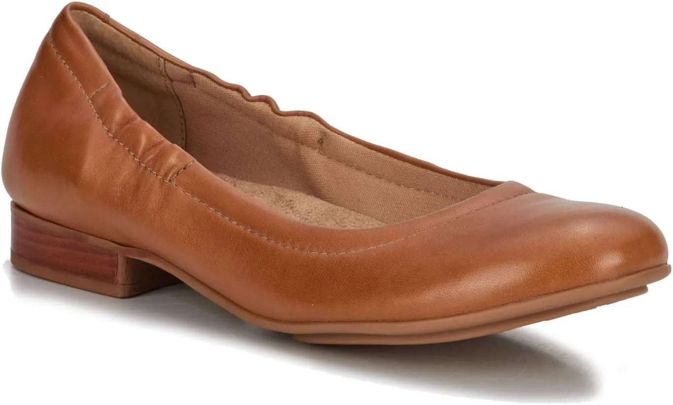 Ros Hommerson Women's TESS Comfortable Cushioned Flat