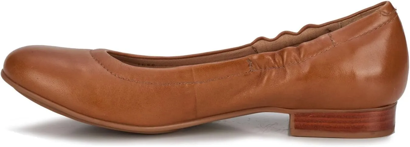 Ros Hommerson Women's TESS Comfortable Cushioned Flat