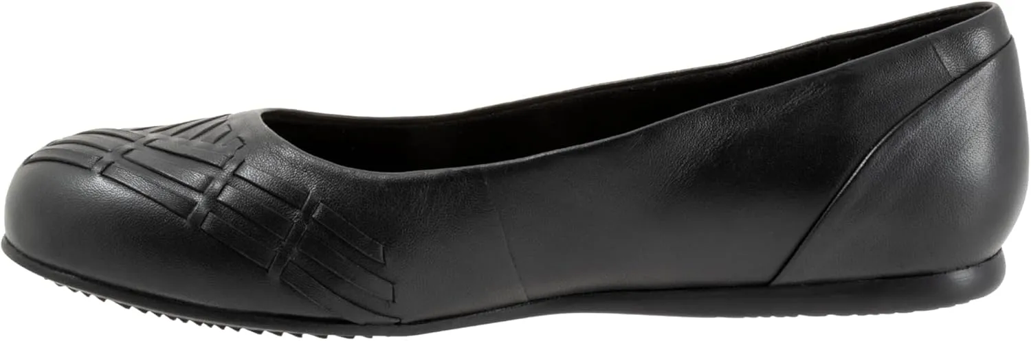 SoftWalk Women's Sonoma Weave Ballet Flat