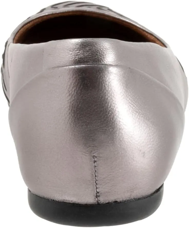 SoftWalk Women's Sonoma Weave Ballet Flat