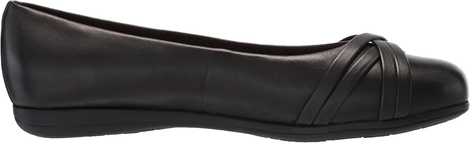Trotters Women's Daphne Ballet Flat
