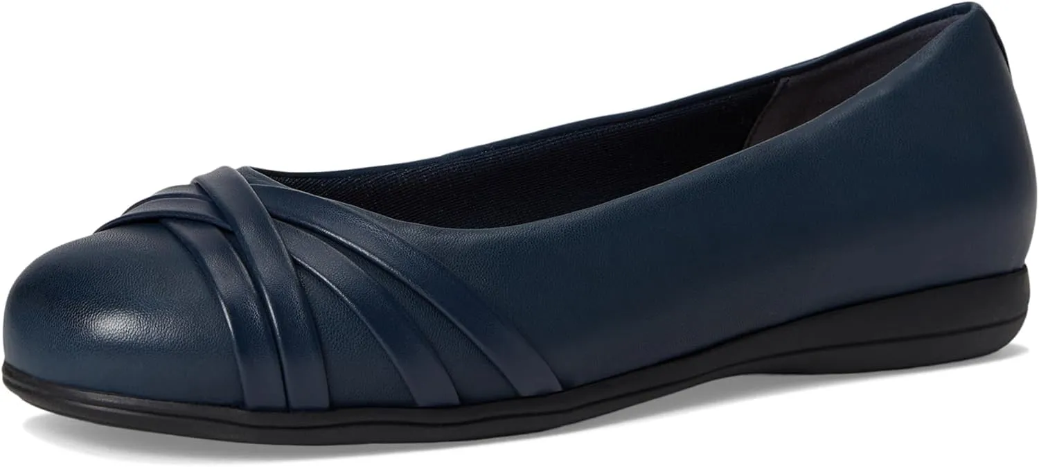 Trotters Women's Daphne Ballet Flat