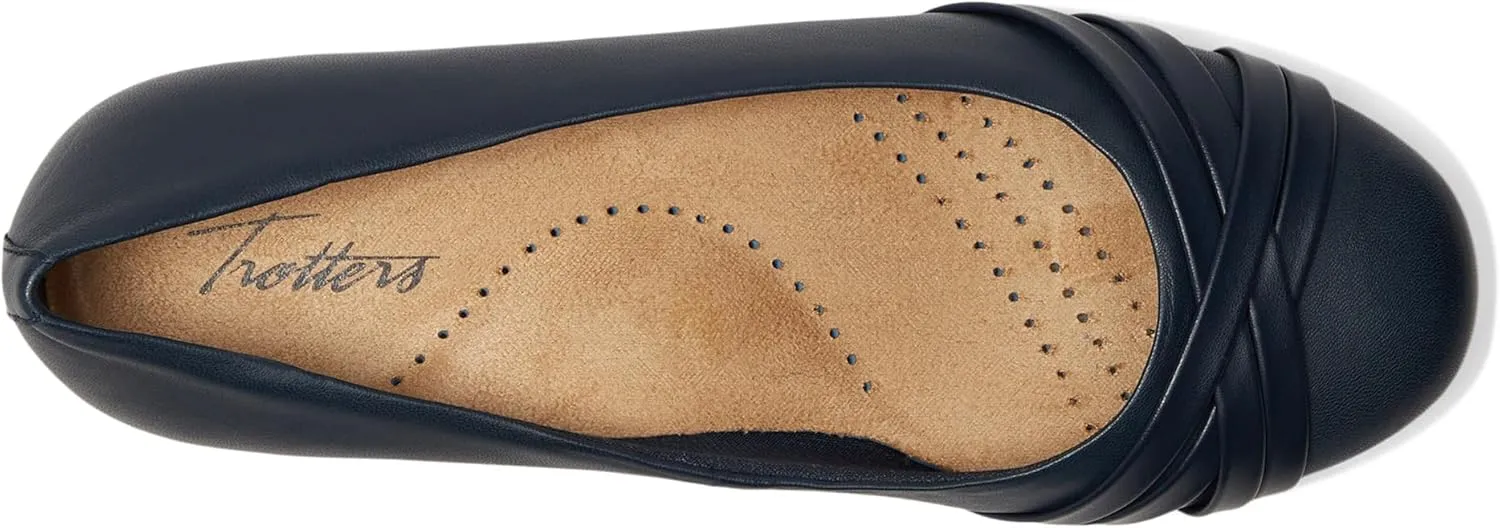Trotters Women's Daphne Ballet Flat