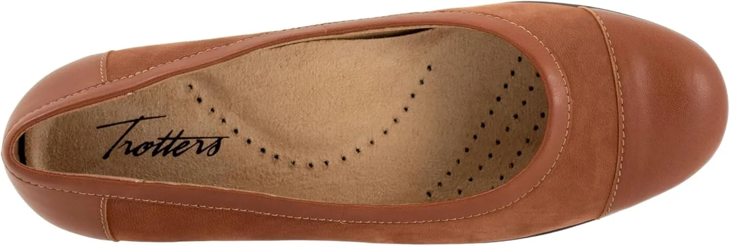 Trotters Women's Delmara Ballet Flat