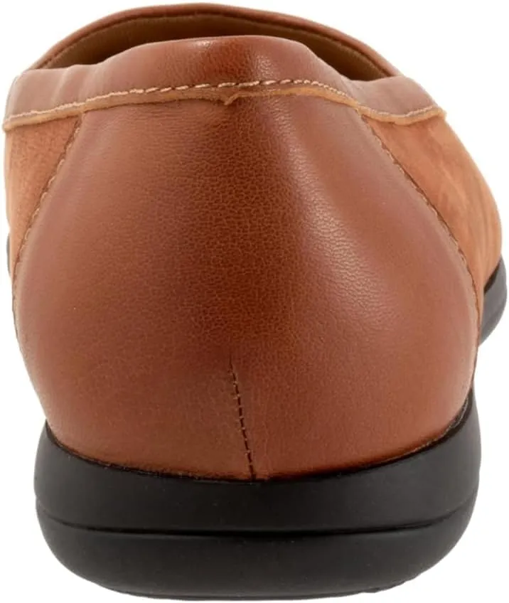 Trotters Women's Delmara Ballet Flat