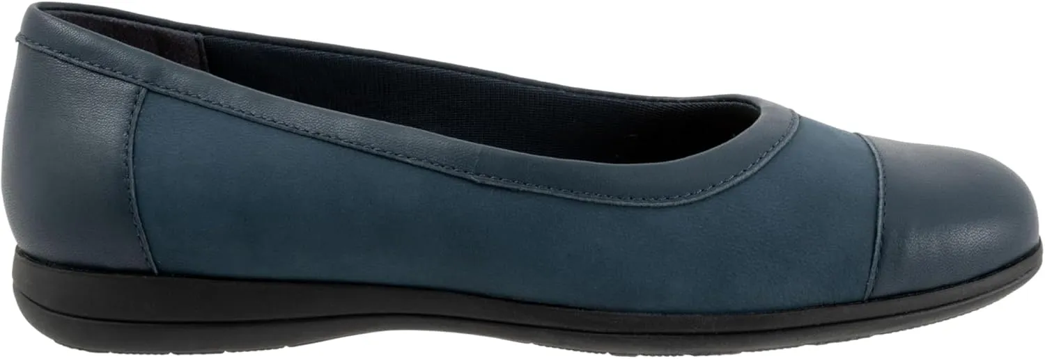 Trotters Women's Delmara Ballet Flat
