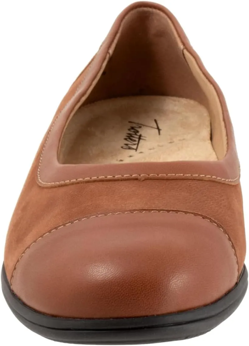 Trotters Women's Delmara Ballet Flat