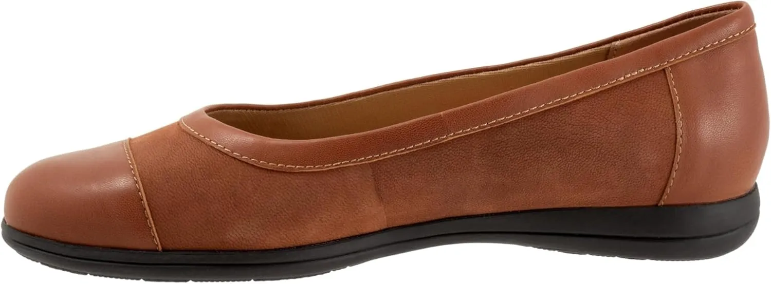 Trotters Women's Delmara Ballet Flat