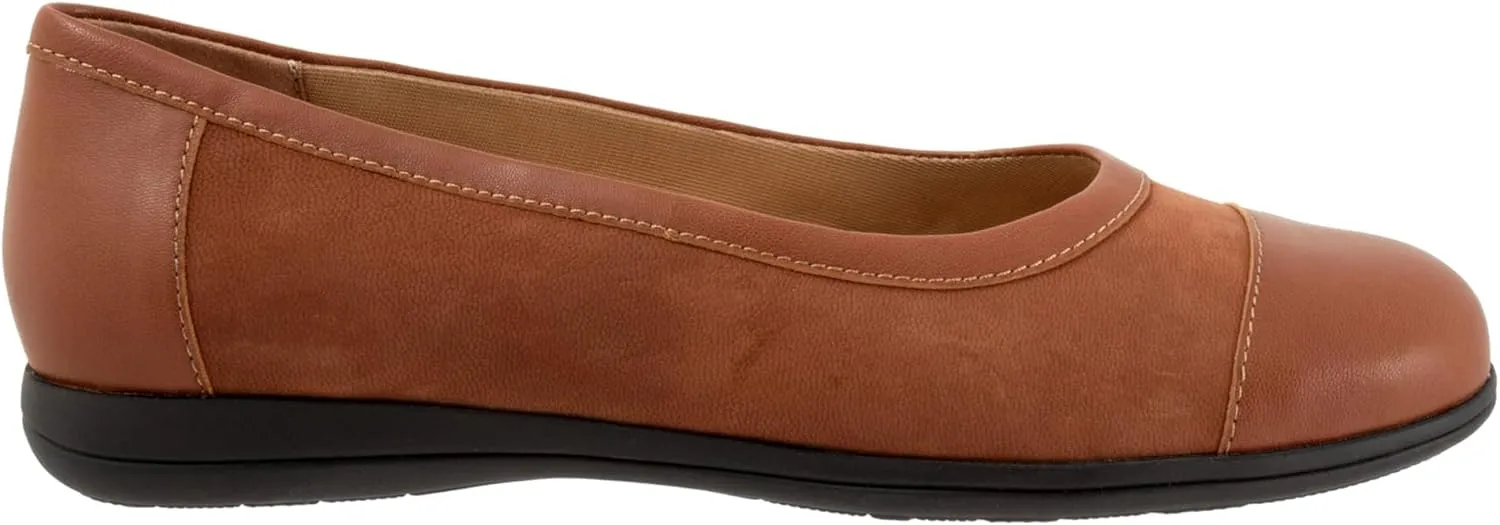 Trotters Women's Delmara Ballet Flat